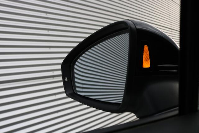 Volkswagen TIGUAN 1.4 TSI eHybrid R-Line Black Style 245PK (Panoramadak Leder/Memory HeadUp Carplay Keyless ACC IQ-Light Trekhaak 20InchLMV PrivacyGlass Pdc V+A)