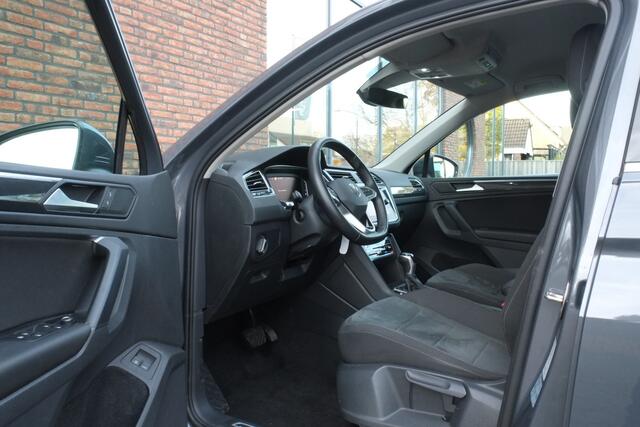 Volkswagen TIGUAN 1.4 TSI eHybrid Trekhaak, Navigatie, IQ lights