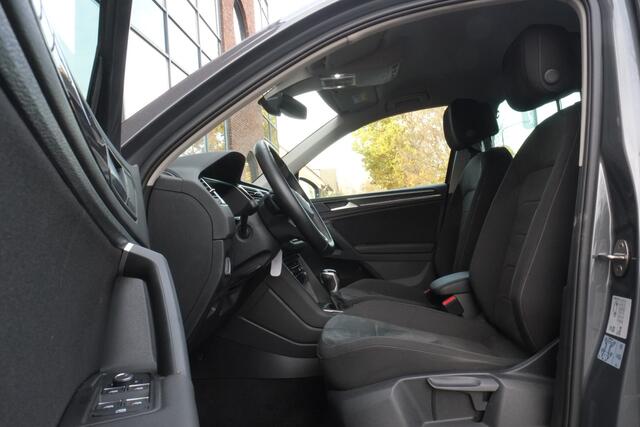 Volkswagen TIGUAN 1.4 TSI eHybrid Trekhaak, Navigatie, IQ lights