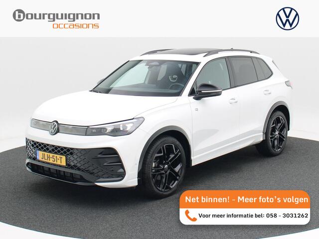 Volkswagen TIGUAN 1.5 eTSi 150 Pk Automaat R-Line Edition | Black Style | Panoramadak | Trekhaak | Harman/Kardon | Head-Up | 20 Inch | 360 Camera | Full LED | 12.814 Km!!