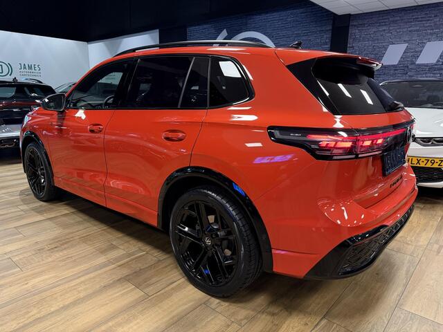 Volkswagen TIGUAN 1.5 eTSI R-Line Edition |Stoel/stuur verwarm|Massage stoelen|Panoromadak|Trekhaak|Winterwielen set extra|