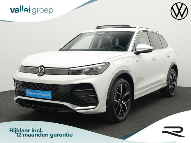 Volkswagen TIGUAN 1.5 eHybrid 272 pk DSG R-Line Edition | Panoramadak | Trekhaak | Adaptief onderstel | Achteruitrijcamera | Massage