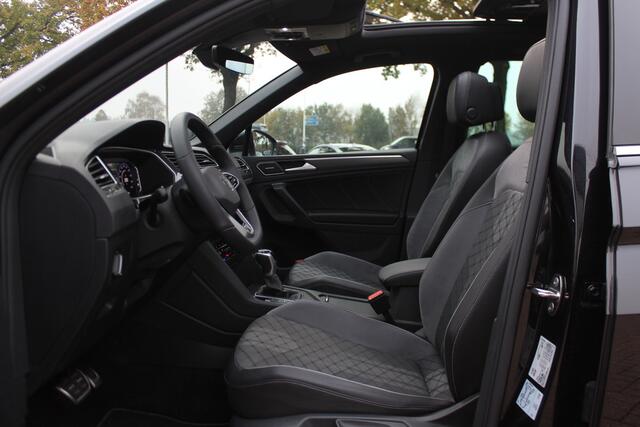 Volkswagen TIGUAN 1.5 TSI R-Line / NL Auto! / Trekhaak / Panoramadak / Camera / Keyless / 19'' / CarPlay / Navigatie / DAB / ACC