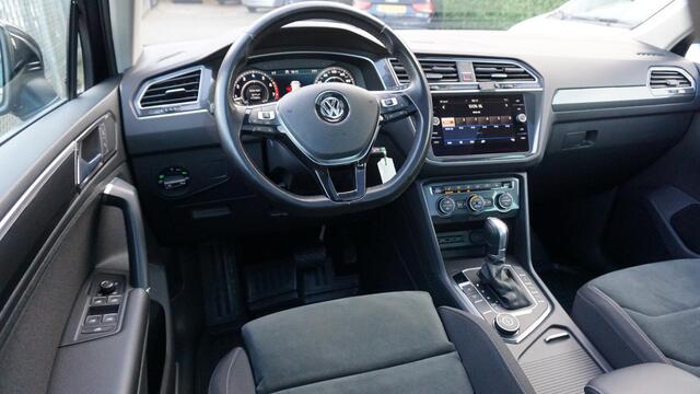 Volkswagen TIGUAN 2.0 TSI 180pk DSG 4Motion Highline Pano.Dak Virtual Elek.Trekhaak 18inch LM Adaptive Cruise DCC *Complete Tiguan*