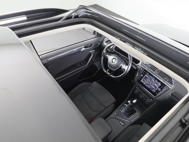 Volkswagen TIGUAN Allspace 1.5 TSI Highline Business R 7p. | Automaat (DSG) | Panoramadak | 19 Inch | 360 Camera | Winterpakket | Trekhaak |