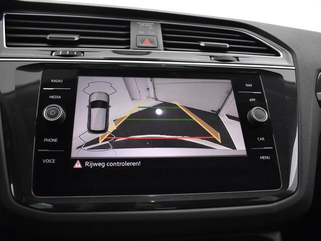 Volkswagen TIGUAN 1.4 Tsi 245pk DSG eHybrid Elegance · Panoramadak · Camera · Keyless · Apple/Android Car Play · Navi · P-Sensoren · 18'' Inch ·
