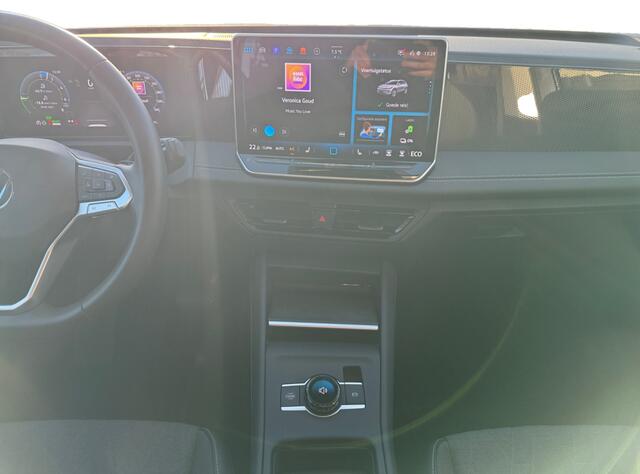 Volkswagen TIGUAN 1.5 eHybrid Life EditionI Carplay I Camera I Keyless