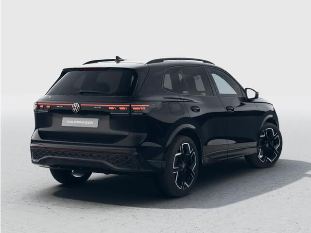 Volkswagen TIGUAN R-Line Edition 1.5 eHybrid 204 PK 6 versn. DSG · Black Style Pakket · Panoramaschuif-kanteldak · Trekhaak inklapbaar, met elektrische ontgrendeling, incl. aanhangermanoeuvreerhulp Trailer Assist ·
