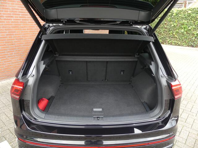Volkswagen TIGUAN 2.0 TSI 4Motion R-Line Black Edition / Trekhaak