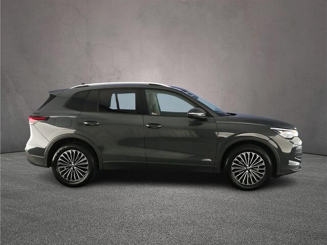 Volkswagen TIGUAN Life Edition 1.5 eTSI 150pk DSG Automaat Trekhaak, 360 camera, Achteruitrijcamera, Navigatie, Elektrische achterklep, Stuurwiel verwarmd, Stoelverwarming