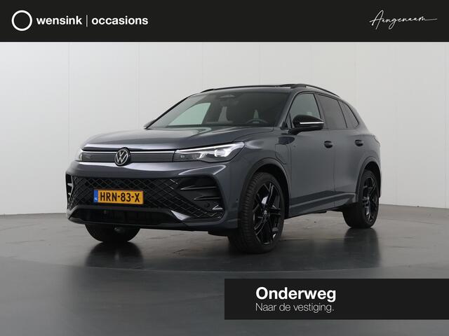 Volkswagen TIGUAN 1.5 eHybrid R-Line Edition | Nieuw Model | Panoramadak | Trekhaak | Comfortstoelen | Groot Navigatie | Ele. verstelbare stoelen | 360 Camera | DAB | Apple CarPlay/Android Auto | Adaptieve Cruise Control |