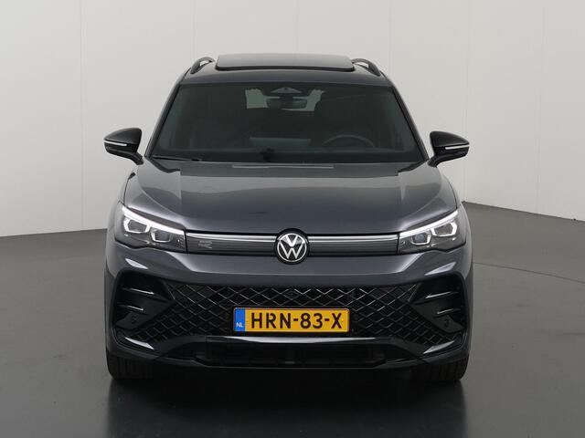 Volkswagen TIGUAN 1.5 eHybrid R-Line Edition | Nieuw Model | Panoramadak | Trekhaak | Comfortstoelen | Groot Navigatie | Ele. verstelbare stoelen | 360 Camera | DAB | Apple CarPlay/Android Auto | Adaptieve Cruise Control |