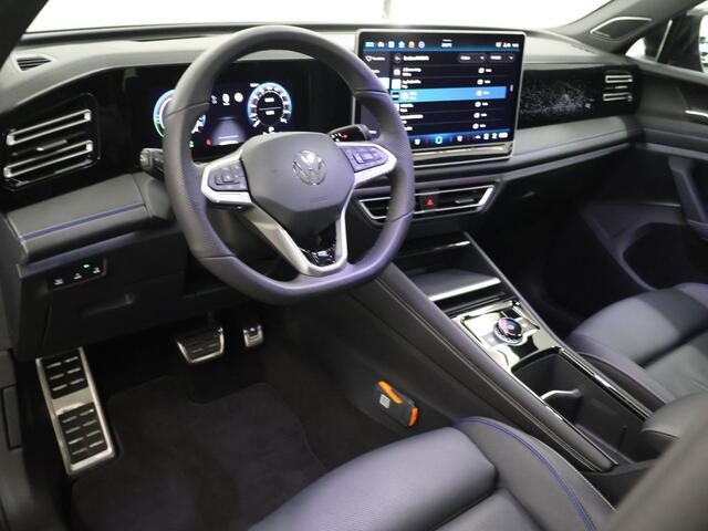 Volkswagen TIGUAN 1.5 eHybrid R-Line Edition | Nieuw Model | Panoramadak | Trekhaak | Comfortstoelen | Groot Navigatie | Ele. verstelbare stoelen | 360 Camera | DAB | Apple CarPlay/Android Auto | Adaptieve Cruise Control |