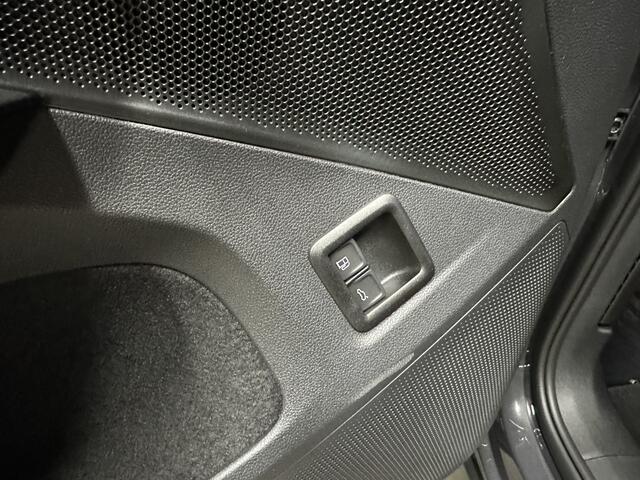 Volkswagen TIGUAN 1.5 eHybrid Life Edition PHEV 204pk | Elek. Trekhaak | IQ. Light Matrix | 19" velgen