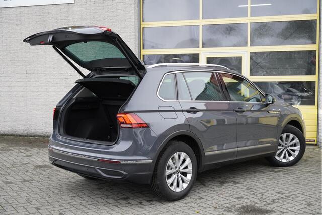 Volkswagen TIGUAN 1.5 TSI Life Business BJ2021 Lmv 17" | Led V+A | Navi | Pdc | Keyless entry | Elek. achterklep | App-Connect | Virtual cockpit | Climate control | Cruise control | Sportstoelen | Verwarmde voorstoelen | Verwarmd stuurwiel | Extra getint glas