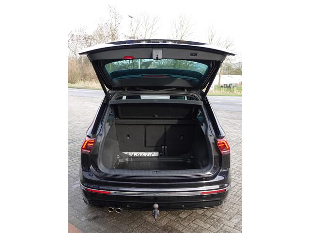 Volkswagen TIGUAN 1.5 TSI ACT Highline AUTOM. R-LINE BOMVOL | PANO | LEER | TREKH. | MEMORY