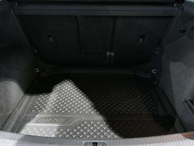 Volkswagen TIGUAN 1.5 TSI Life Business *Afneembare trekhaak!* - Stuur en stoelverwarming, cruise, elektrische achterklep