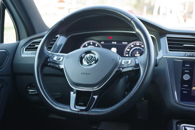 Volkswagen TIGUAN 1.4 TSI R-Line Comfortline, Panoramadak, Digitale Cockpit, LED, Stoelverwarming,