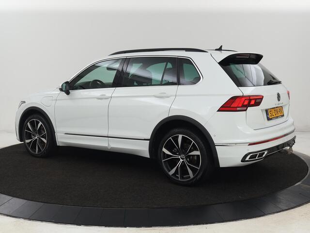 Volkswagen TIGUAN 1.4 eHybrid R Line | Panoramadak | Trekhaak | Stoelverwarming | Camera | 20'' | Park Assist | Carplay | Matrix LED | Stuurverwarming | Adaptive cruise | Navigatie | PHEV | Plug In