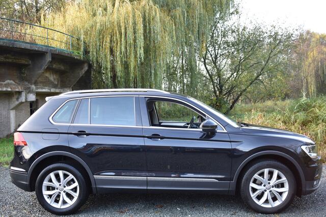 Volkswagen TIGUAN TSI 150PK DSG 4MOTION COMFORTLINE BUSINESS NAVI/PDC/TREKHAAK