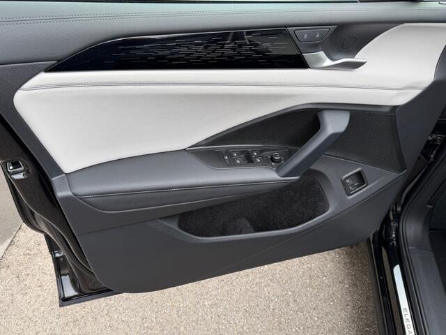 Volkswagen TIGUAN 1.5 eHybrid Elegance | Trekhaak | 360 Camera | Dode hoek | Rijklaar incl. verlengde fabrieksgarantie