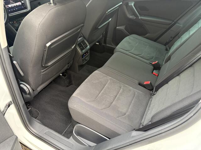 Volkswagen TIGUAN 2.0 TSI 4Motion Highline / AUTOMAAT / R-LINE / HEAD-UP / 117dkm!