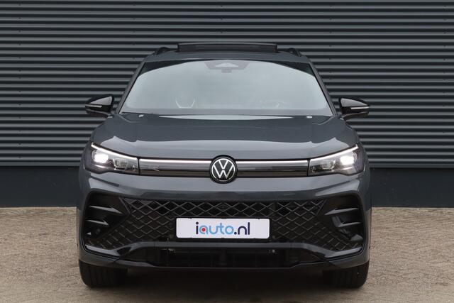 Volkswagen TIGUAN 1.5 eHybrid 272pk R-Line Black Style Pano/IQ.Light/360/Head-up/HK/Keyless/ACC/DCC/ErgoActive/Dodehoek/19"