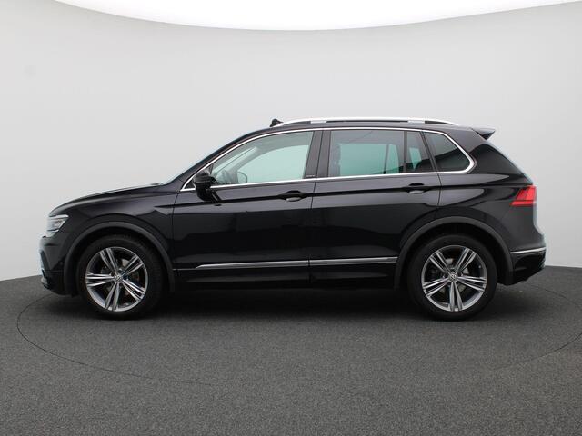 Volkswagen TIGUAN 1.5 TSI ACT Highline Business R 150PK DSG Pano-Schuifdak, Trekhaak, Virtual Pedal, Head-Up Display, Achteruitrijcamera, Stoelverwarming, Keyless, 19" LM Velgen