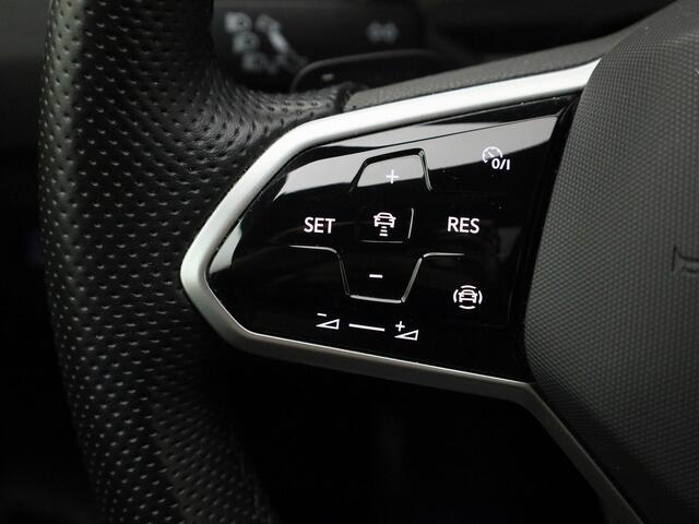 Volkswagen TIGUAN 1.4TSIeHybrid 180kW/245PK R-Line Business+ DSG · Panoramadak · Trekhaak · Camera + Parkeersensoren