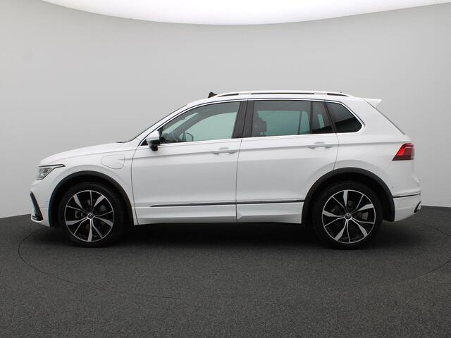Volkswagen TIGUAN 1.4 TSI eHybrid R-Line Business+ 245PK DSG Pano-Schuifdak, SOH 86%, Trekhaak, Volleder, Memorystoel, 20" LM Velgen, Matrix-LED Verlichting, 360gr. Camera