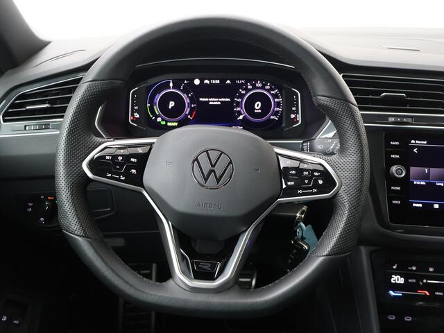 Volkswagen TIGUAN 1.4 TSI eHybrid R-Line | 245 PK | SoH 89% | Trekhaak wegklapbaar | Matrix LED koplampen | 20" LM velgen | Navigatiesysteem | R-Line |