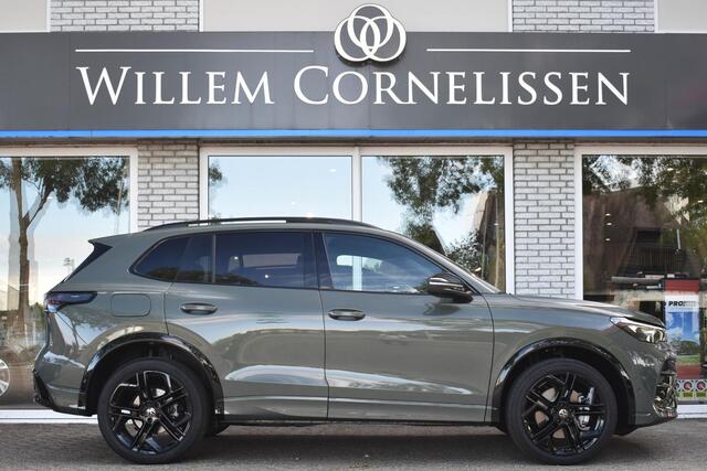 Volkswagen TIGUAN 1.5 eTSI R-Line Edition Pano Trekhaak IQ Ergostoel