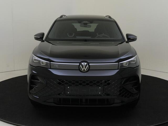 Volkswagen TIGUAN R-Line Edition - eHybrid | 'App-Connect' draadloze smartphone integratie | Automatische afstandsregeling (Adaptive Cruise Control) | Digital Cockpit Pro (26 cm)