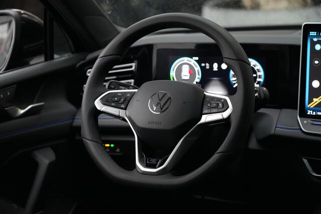 Volkswagen TIGUAN 1.5 eHybrid R-Line Edition 272 PK Panoramadak/Trekhaak/360Camera