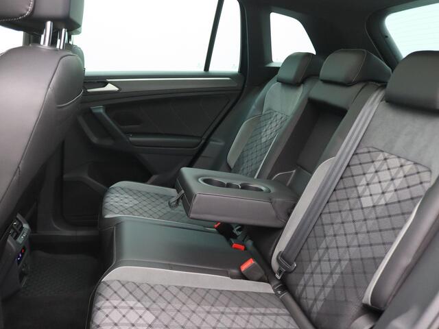 Volkswagen TIGUAN 1.4 TSI eHybrid R-Line Business+ 245PK DSG Pano-Schuifdak, 91% SOH, Elektr. Achterklep, Keyless, Achteruitrijcamera, Stoel-Stuurverwarming, Side Assist, 19" LM Velgen