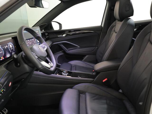 Volkswagen TIGUAN 1.5 eHybrid R-Line Edition 272 pk Automaat (DSG) | Verlengde garantie | Navigatie | Panoramadak | Trekhaak (wegklapbaar) | Parkeersensoren (Park assist) | Rondomzicht camera | Stoelverwarming v/a |