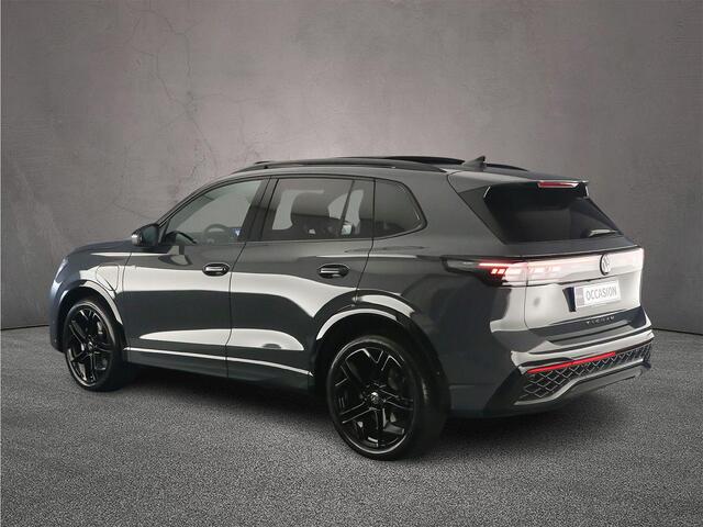 Volkswagen TIGUAN R-Line Edition 1.5 TSI eHybrid 204pk DSG Automaat Trekhaak, Lederen bekleding, Adaptive cruise control, Panoramadak, 360 camera, Achteruitrijcamera