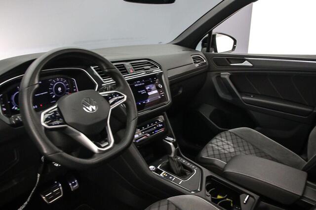 Volkswagen TIGUAN R-Line Business 1.4 TSI eHybrid 245pk DSG Automaat Trekhaak, Black Style, LED matrix koplampen, Panoramadak, Adaptive cruise control, Achteruitrijcamera