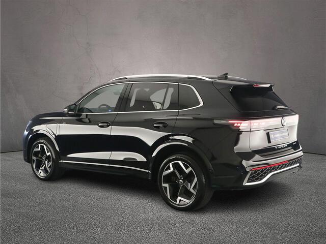 Volkswagen TIGUAN R-Line Edition 1.5 TSI eHybrid 272pk DSG Automaat Adaptive cruise control, Achteruitrijcamera, Elektrische achterklep, Stuurwiel verwarmd, LED koplampen