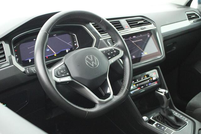 Volkswagen TIGUAN 1.5 TSI 150pk DSG Life Business Trekhaak Camera Keyless Virtual Cockpit Stoelverwarming Massage Navigatie