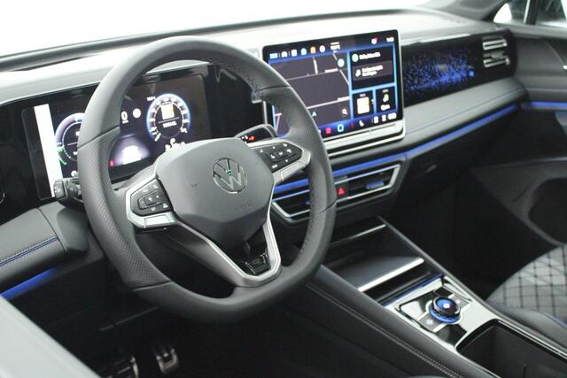 Volkswagen TIGUAN 1.5 272pk eHybrid R-Line Edition Black Style Trekhaak 360Camera Head-Up Navigatie Massage Stoelverwarming Panoramadak
