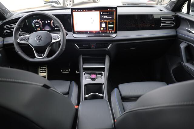 Volkswagen TIGUAN 1.5 eHybrid R-Line Edition 200KW/272PK DSG Hybride, Elektr. panoramisch schuif- kanteldak, LED Matrix IQ.Light, rondomzichtcamera (360°), achteruitrijcamera, verwarmbare massagestoelen, Apple Carplay & Android Auto, 3-zone Climatronic, draadloze telefoonl