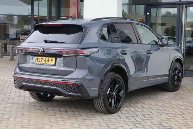 Volkswagen TIGUAN 1.5 eHybrid R-Line Edition 200KW/272PK DSG Hybride, Elektr. panoramisch schuif- kanteldak, LED Matrix IQ.Light, rondomzichtcamera (360°), achteruitrijcamera, verwarmbare massagestoelen, Apple Carplay & Android Auto, 3-zone Climatronic, draadloze telefoonl