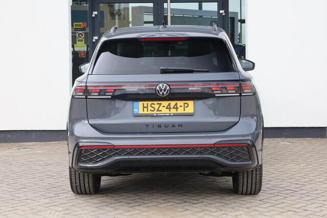 Volkswagen TIGUAN 1.5 eHybrid R-Line Edition 200KW/272PK DSG Hybride, Elektr. panoramisch schuif- kanteldak, LED Matrix IQ.Light, rondomzichtcamera (360°), achteruitrijcamera, verwarmbare massagestoelen, Apple Carplay & Android Auto, 3-zone Climatronic, draadloze telefoonl