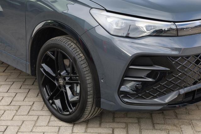 Volkswagen TIGUAN 1.5 eHybrid R-Line Edition 200KW/272PK DSG Hybride, Elektr. panoramisch schuif- kanteldak, LED Matrix IQ.Light, rondomzichtcamera (360°), achteruitrijcamera, verwarmbare massagestoelen, Apple Carplay & Android Auto, 3-zone Climatronic, draadloze telefoonl