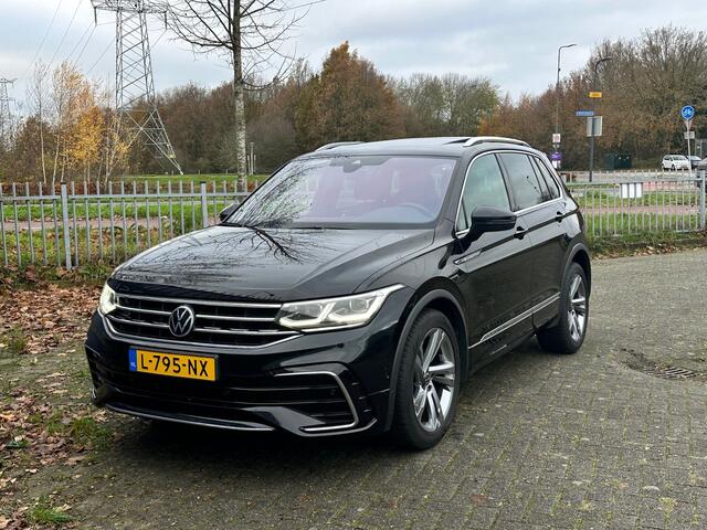 Volkswagen TIGUAN 1.5 TSI 150pk DSG R-Line Business+ Panoramadak Trekhaak