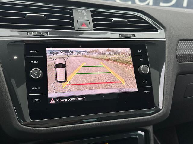 Volkswagen TIGUAN 1.5 TSI 150pk DSG R-Line Business+ Panoramadak Trekhaak