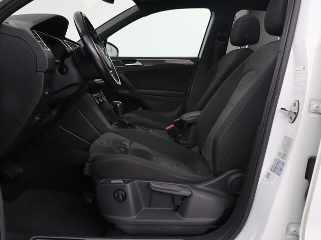 Volkswagen TIGUAN 1.5 TSI R Line | Panoramadak | Stoelverwarming | Dynaudio | Keyless | Trekhaak | Camera | Adaptief LED | Carplay | Navigatie | Massage | Parkeerhulp | Adaptive cruise