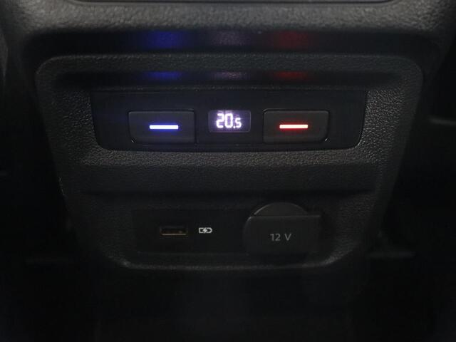 Volkswagen TIGUAN 1.5 TSI R Line | Panoramadak | Stoelverwarming | Dynaudio | Keyless | Trekhaak | Camera | Adaptief LED | Carplay | Navigatie | Massage | Parkeerhulp | Adaptive cruise