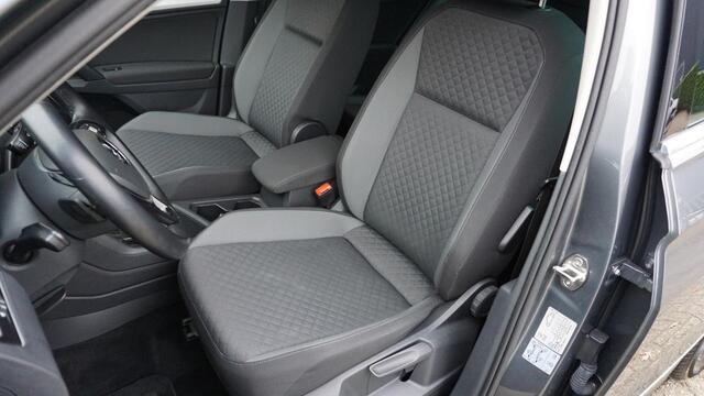 Volkswagen TIGUAN 1.5 TSI 150pk DSG Comfortline LED Trekhaak 18inch LM Keyless A-Camera Adap-Cruise Navi 80490km!